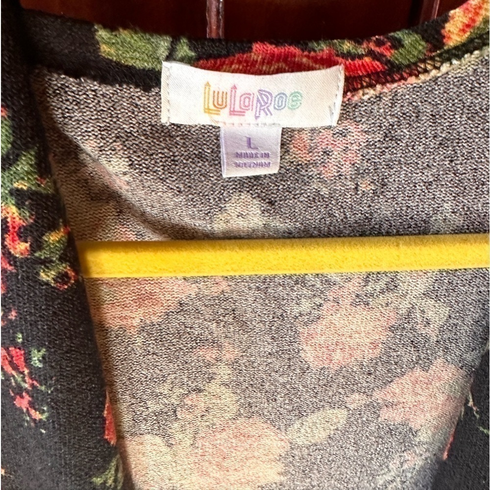Lularoe large black Sarah cardigan with roses ex-retailer‎ stash.Worn for pics . - Picture 6 of 7